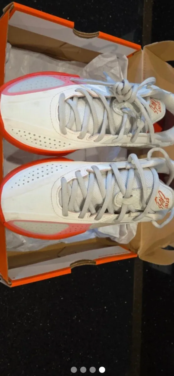 Basketball Runners - Image 1