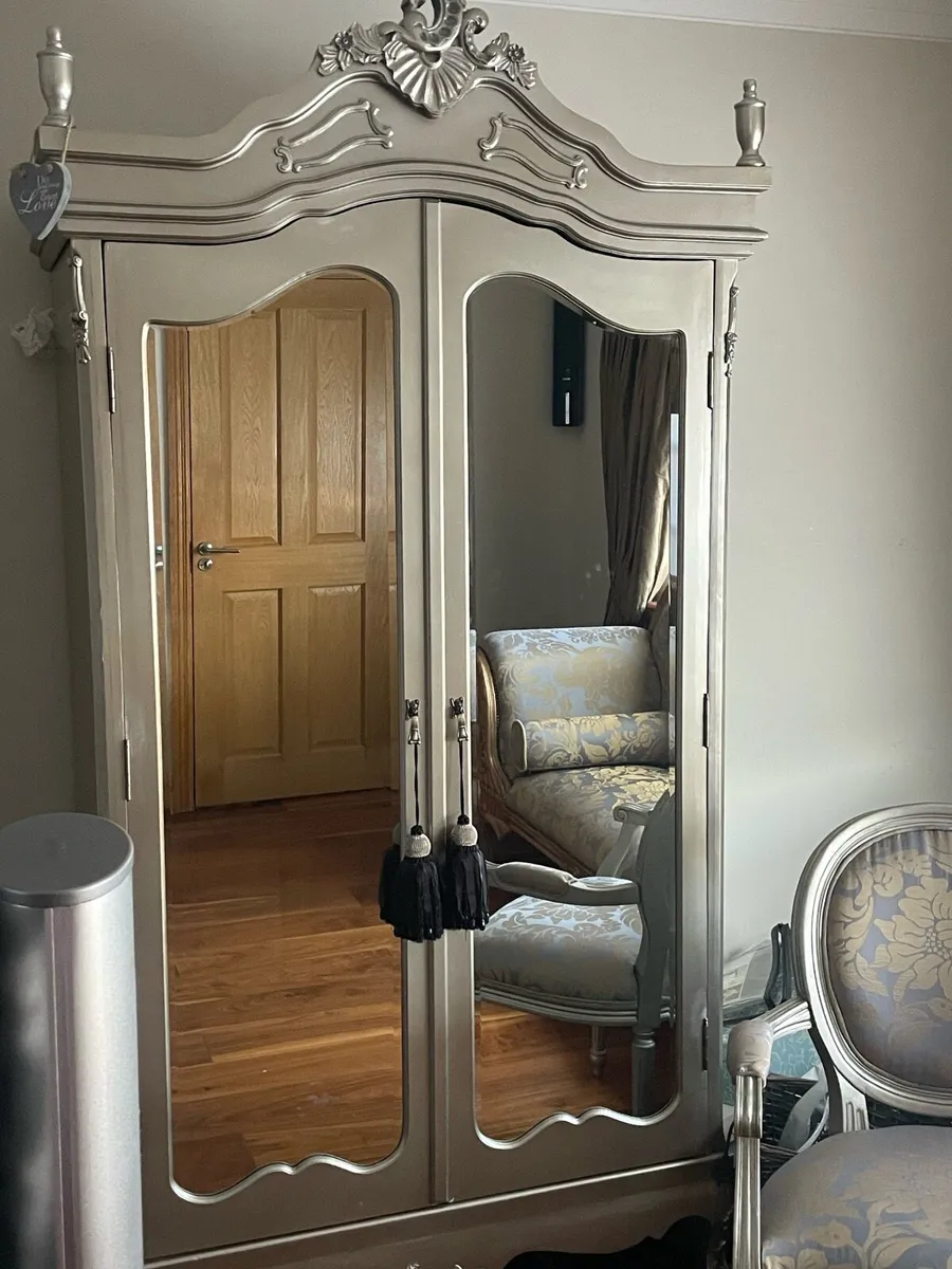 French Style  Furniture table  chaise etc - Image 3