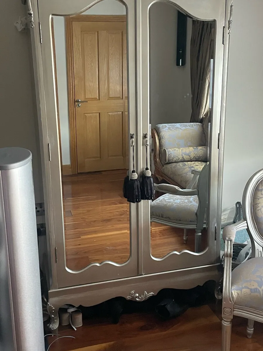 French Style  Furniture table  chaise etc - Image 4