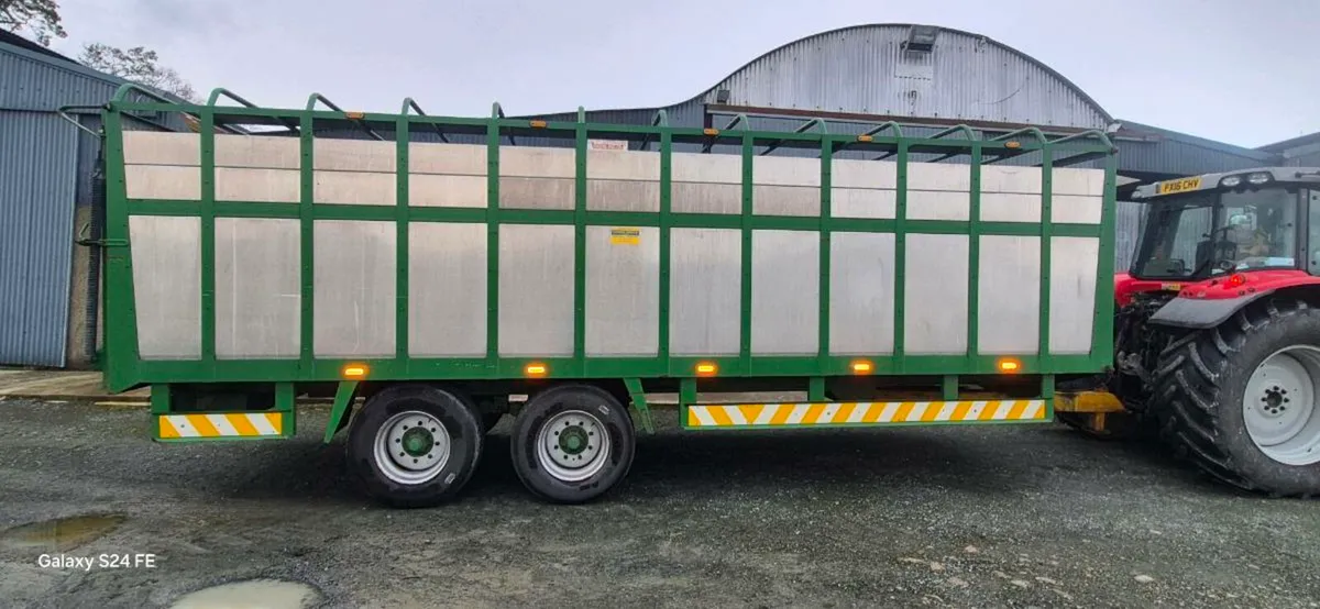 Livestock trailer - Image 1