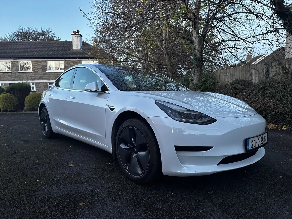 Tesla Model 3 Standart Range - Image 1