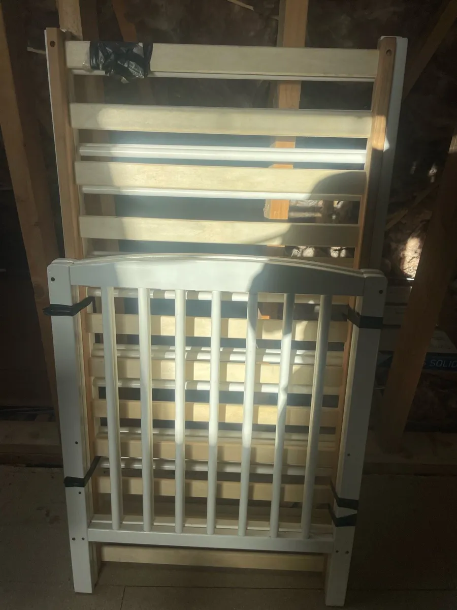 Cot and rocking crib - Image 2