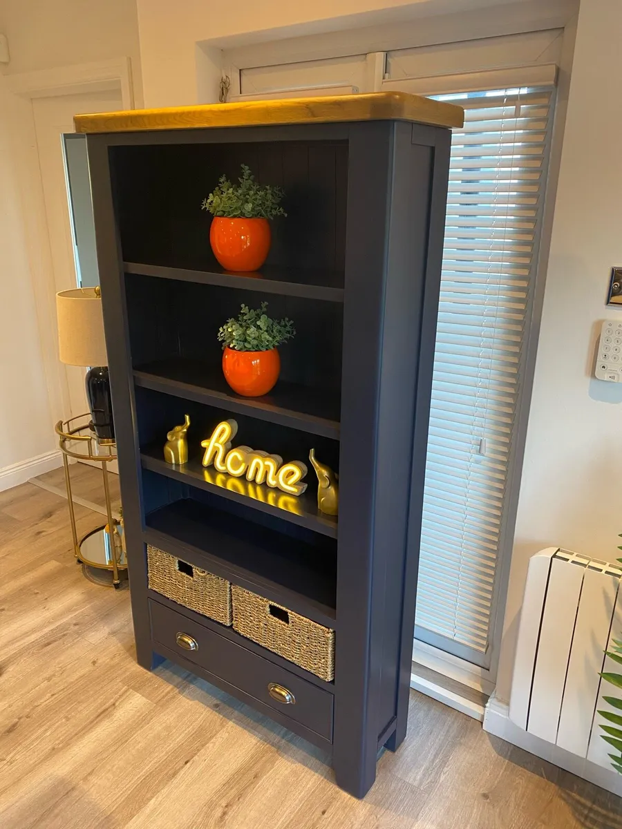 Stunning living room display unit - Image 1