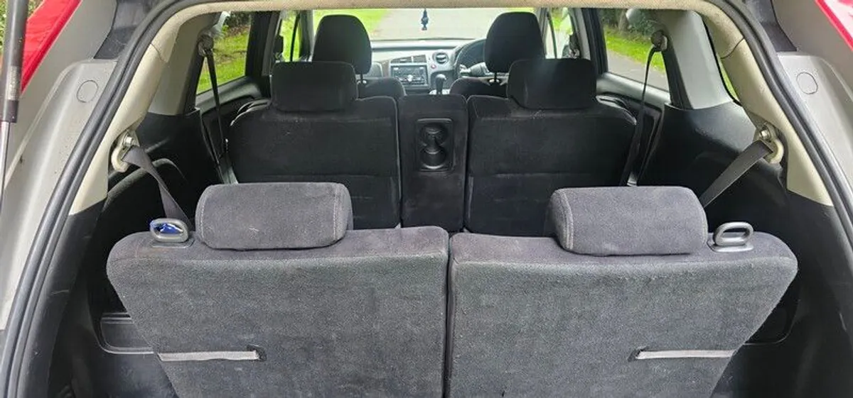 2008 Honda Stream Automatic  7 seats - Image 2