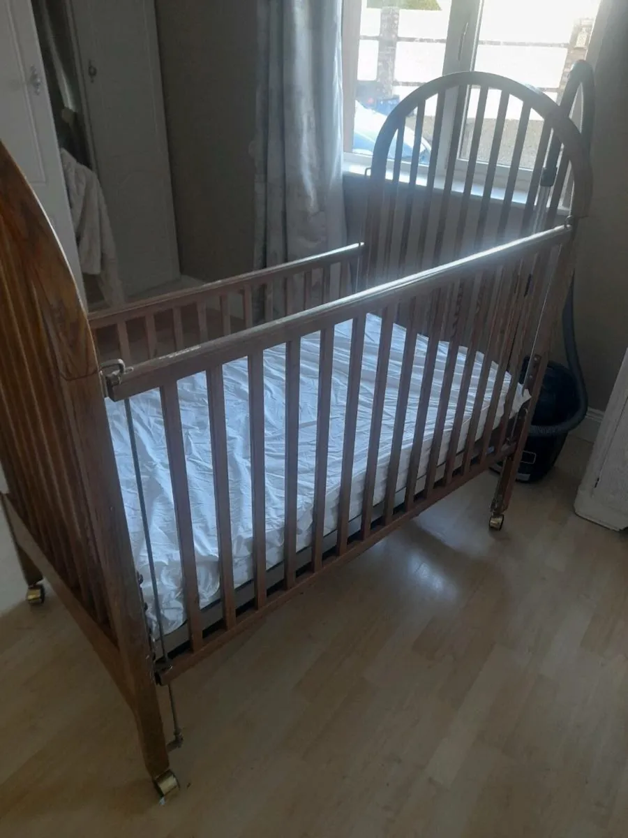 American style cot - Image 3