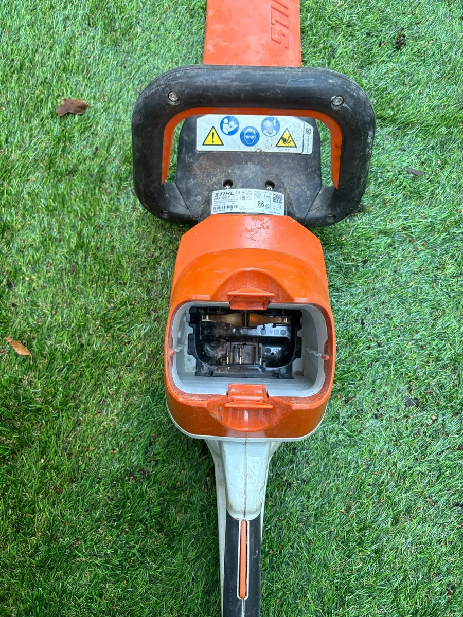 Stihl battery hedge cutter - Image 3