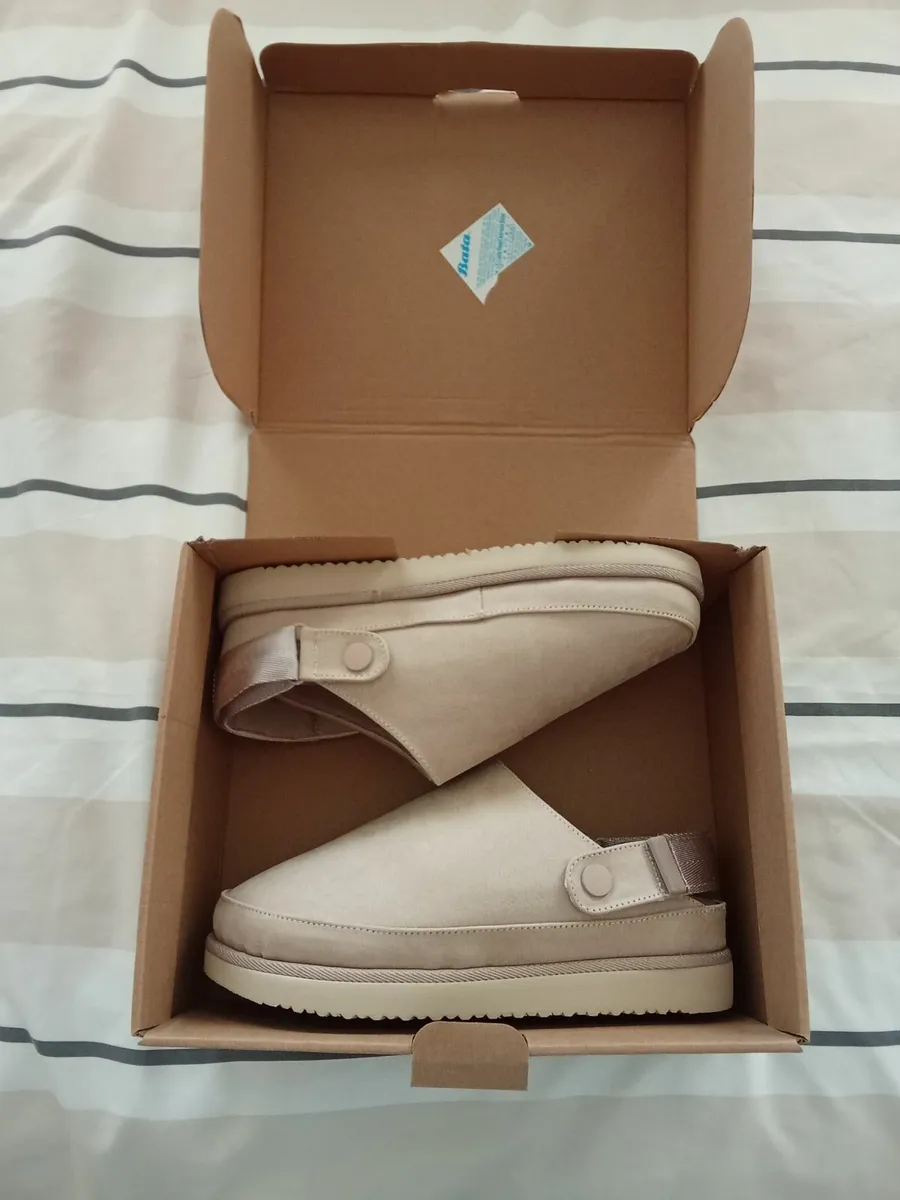 Boohoo tazz slidders - Image 3