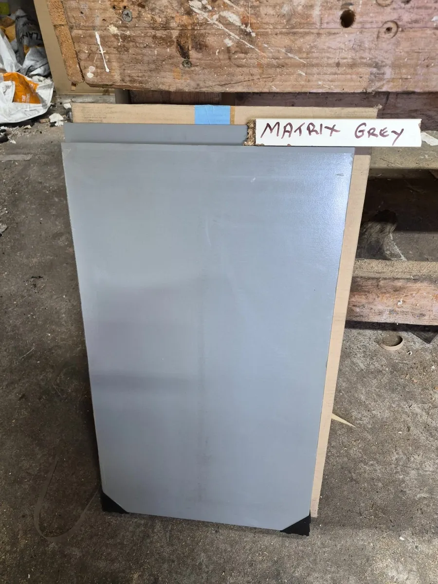 Cabinet doors and panels - Image 2