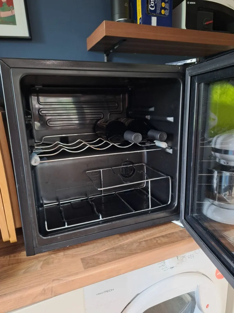 Over counter wine cooler - Image 1