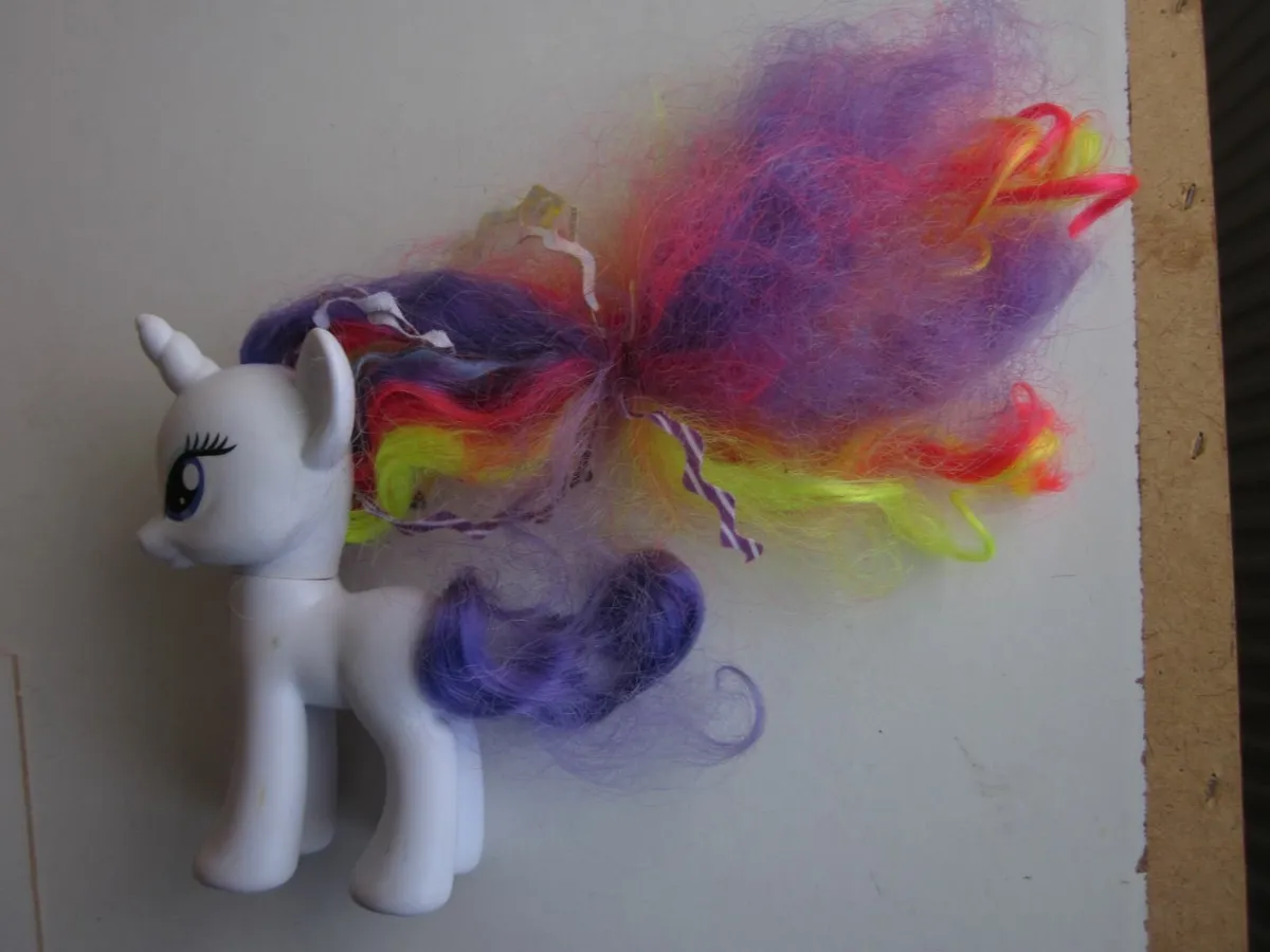 Hasbro My Little Pony Rarity Unicorn 5.5" 2010 Fig - Image 1