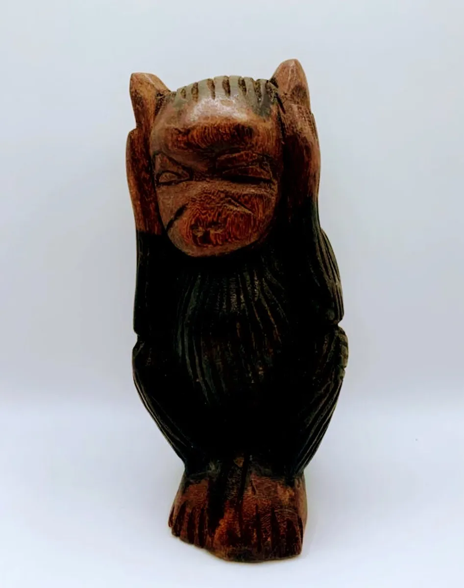 Three vintage carved wooden monkeys - Image 3