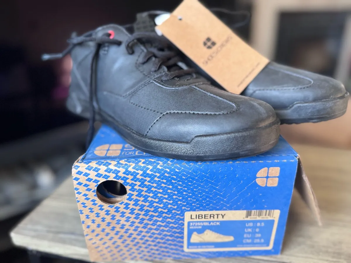 Safety shoes - Image 2