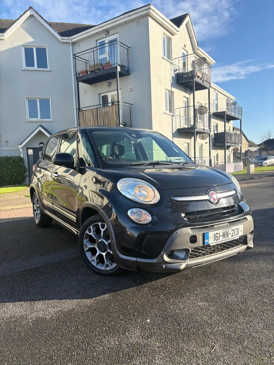 Fiat 500L - Image 1