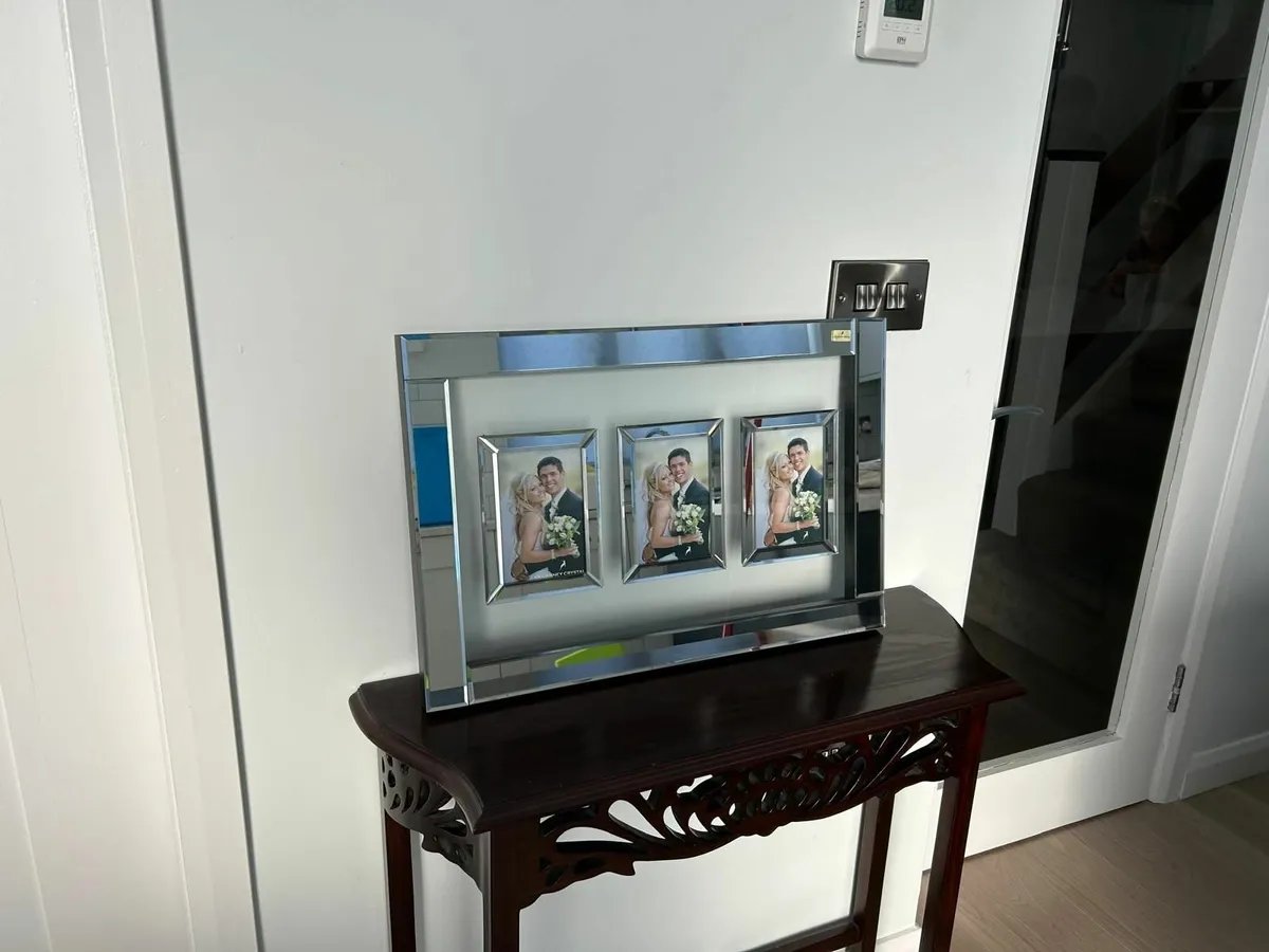 Killarney Crystal multi photo frame (boxed) - Image 1