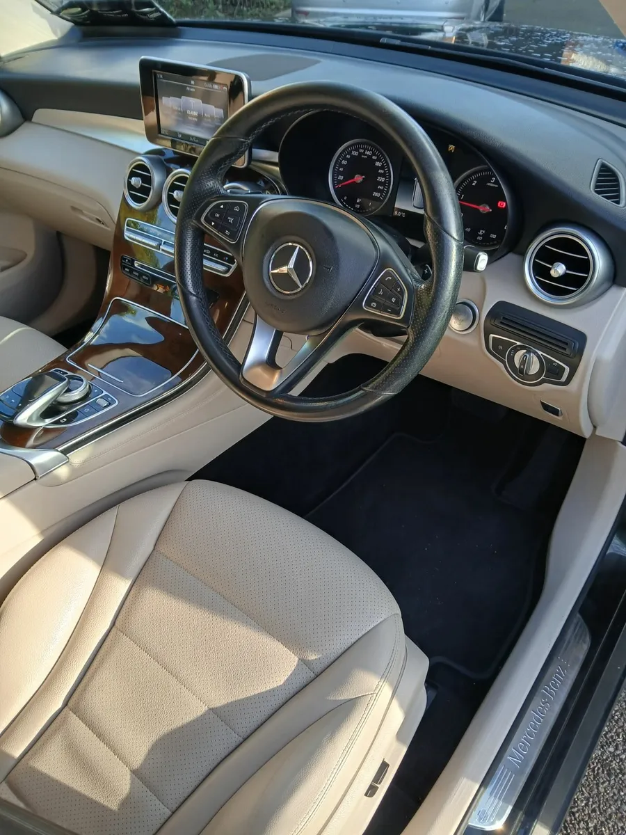 Mercedes-Benz GLC 2018 - Image 2