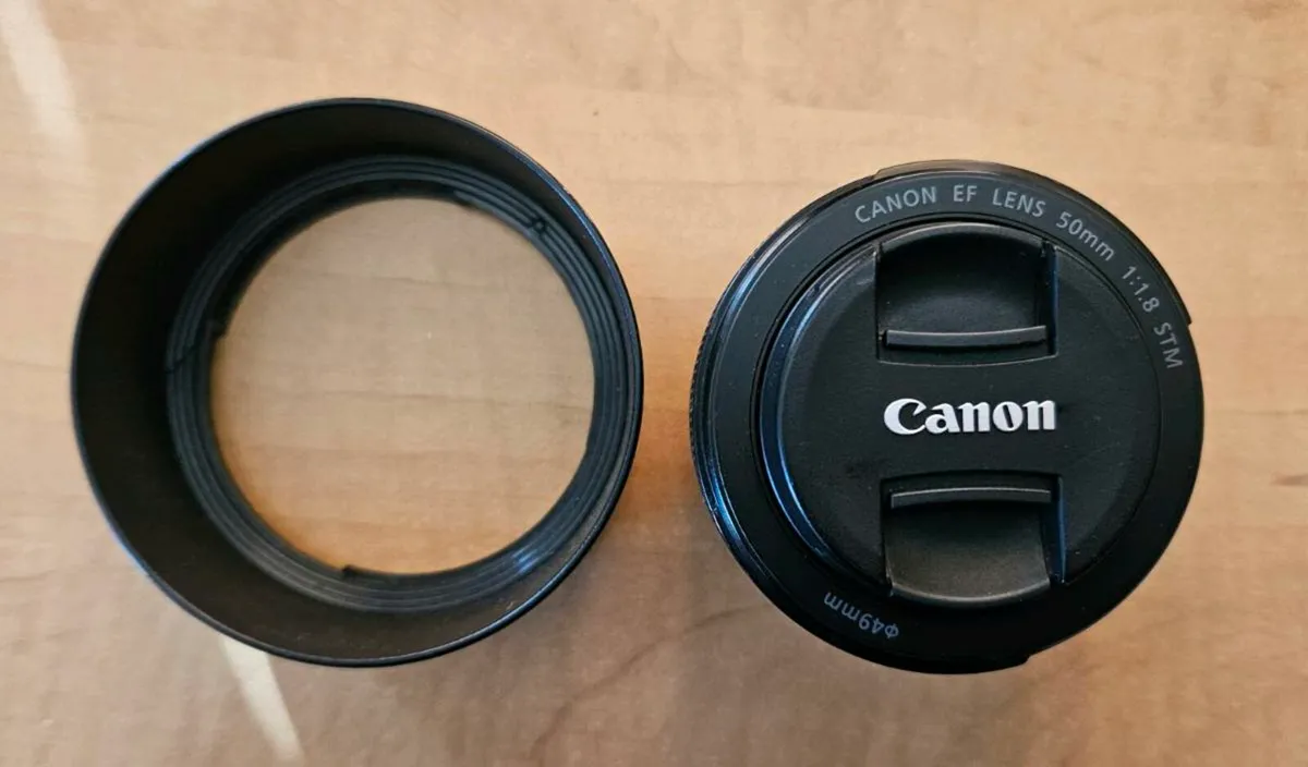 Canon EF 50mm f/1.8 STM Lens + hood - Image 1