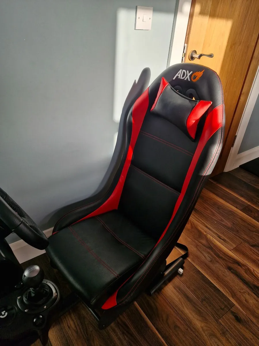 Logitech Steering Wheel, Pedals & Gaming Chair bun - Image 1