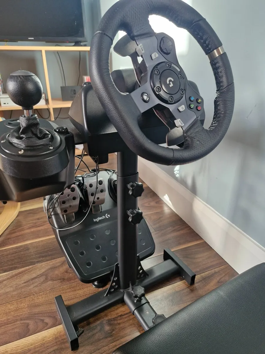 Logitech Steering Wheel, Pedals & Gaming Chair bun - Image 2
