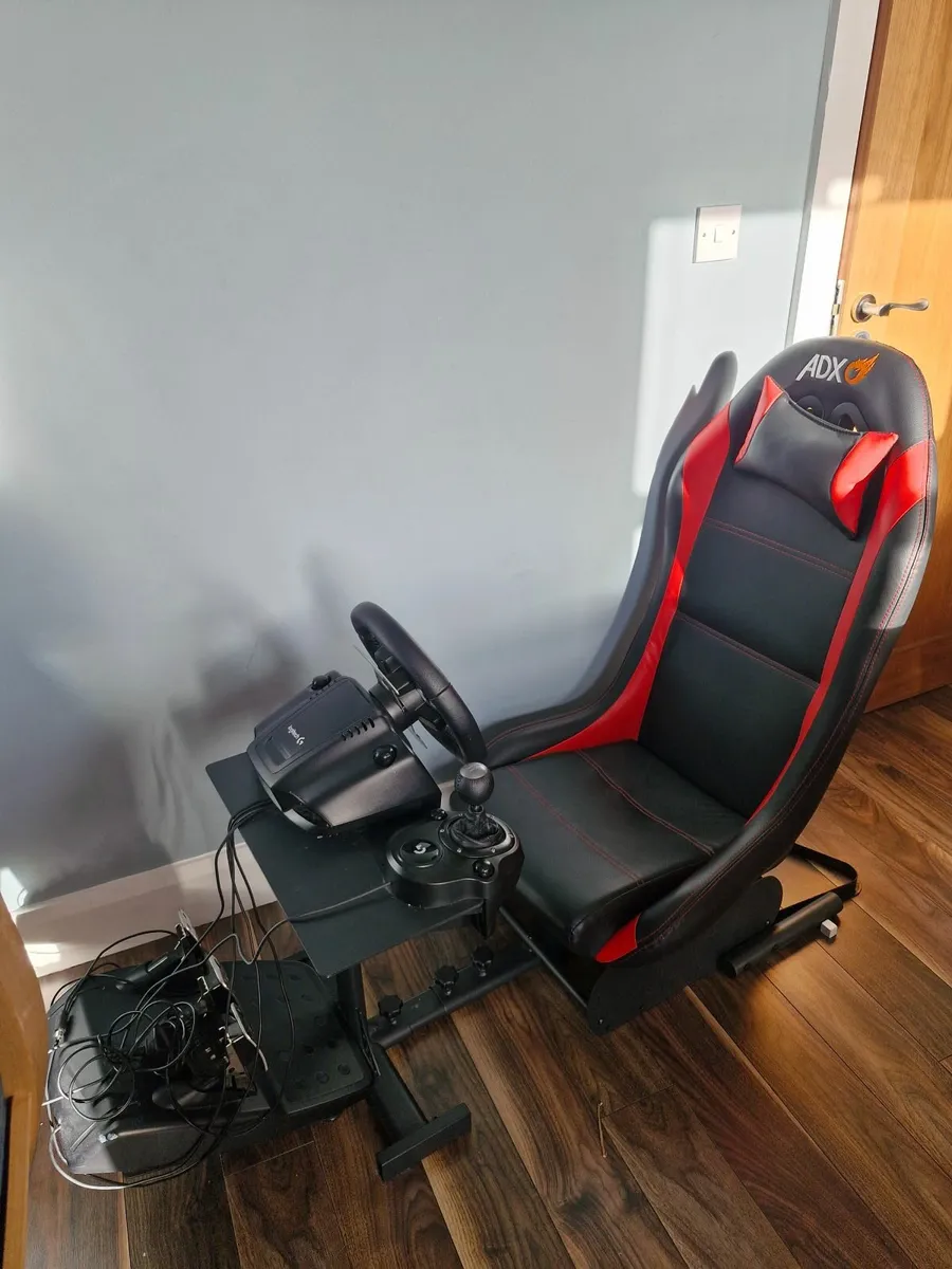 Logitech Steering Wheel, Pedals & Gaming Chair bun - Image 3