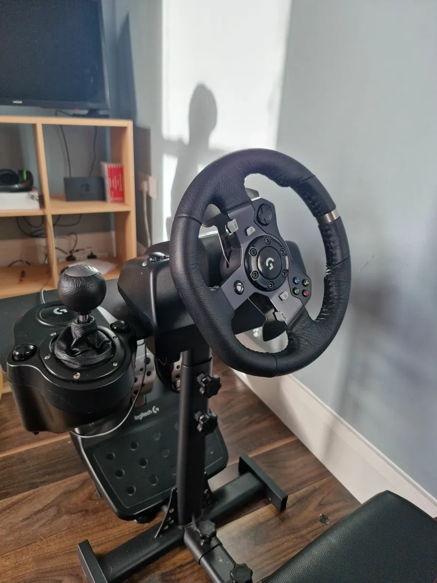 Logitech Steering Wheel, Pedals & Gaming Chair bun - Image 4