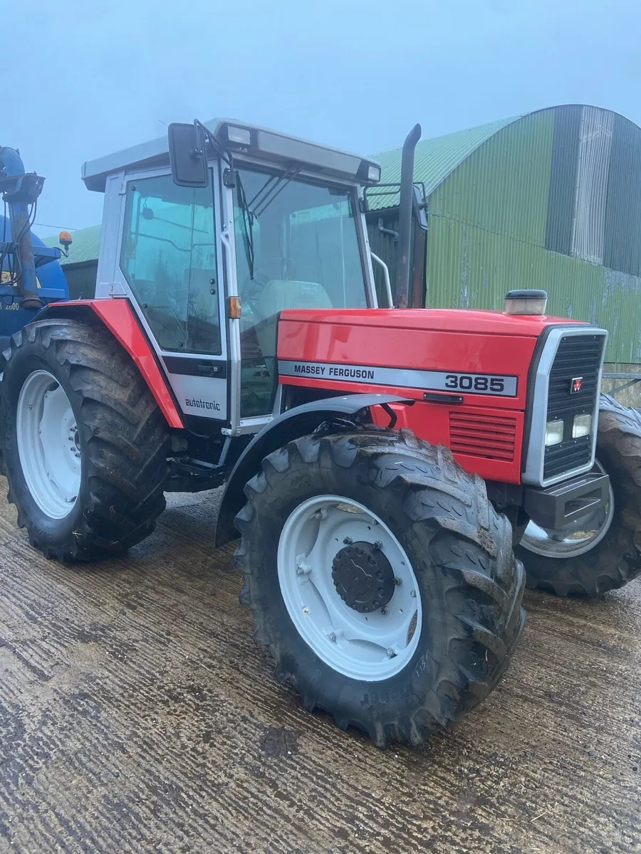 Massey 3085 - Image 1