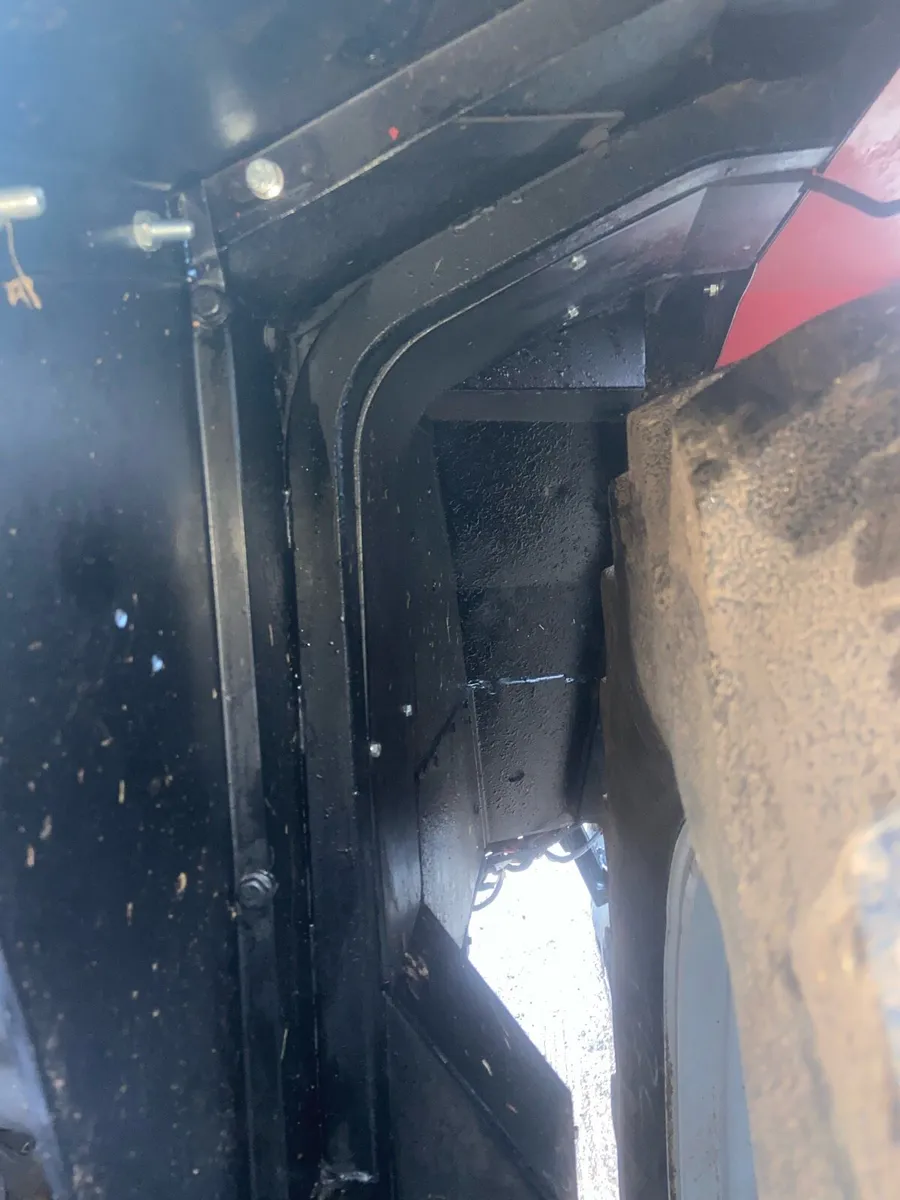 Massey 3085 - Image 3