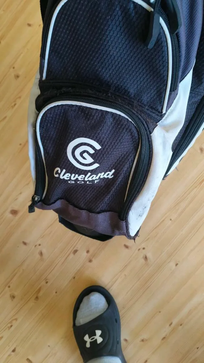 Cleveland Carry Golf Bag - Image 4
