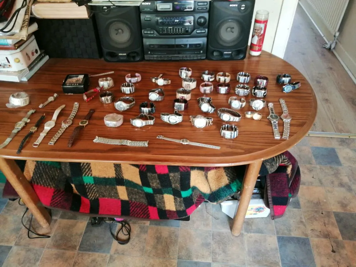 Watches shop clearence - Image 1