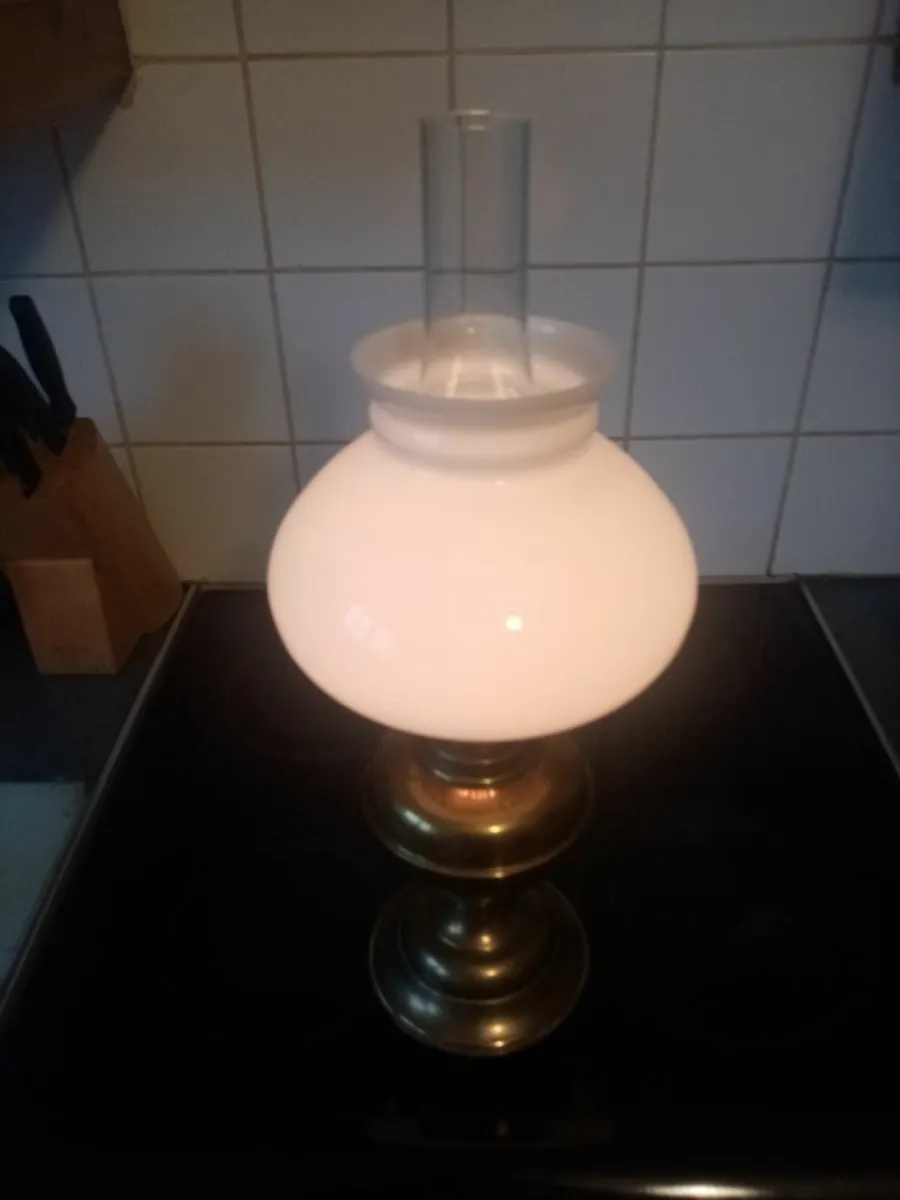 Vintage oil Lamp - Image 4
