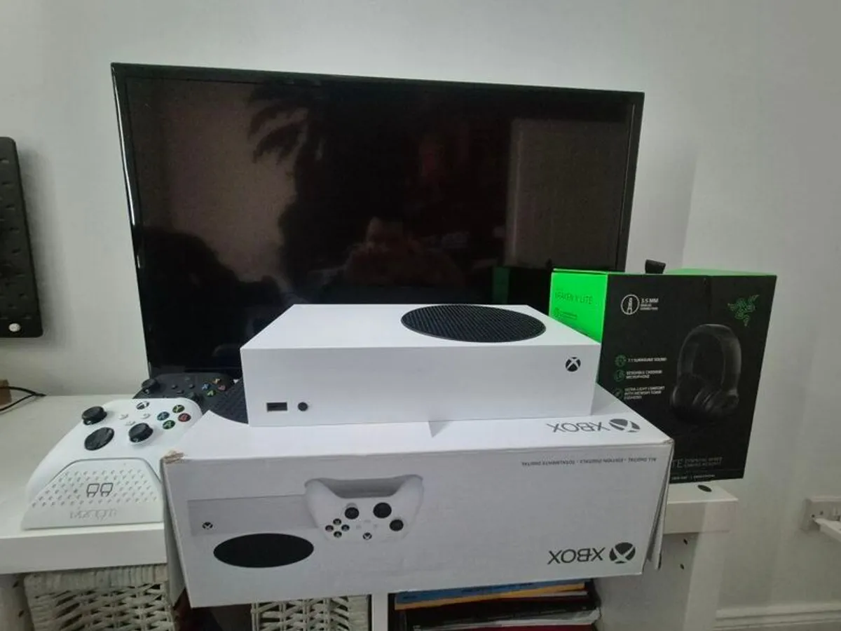 Xbox Series  S  Black Friday Bundle - Image 1