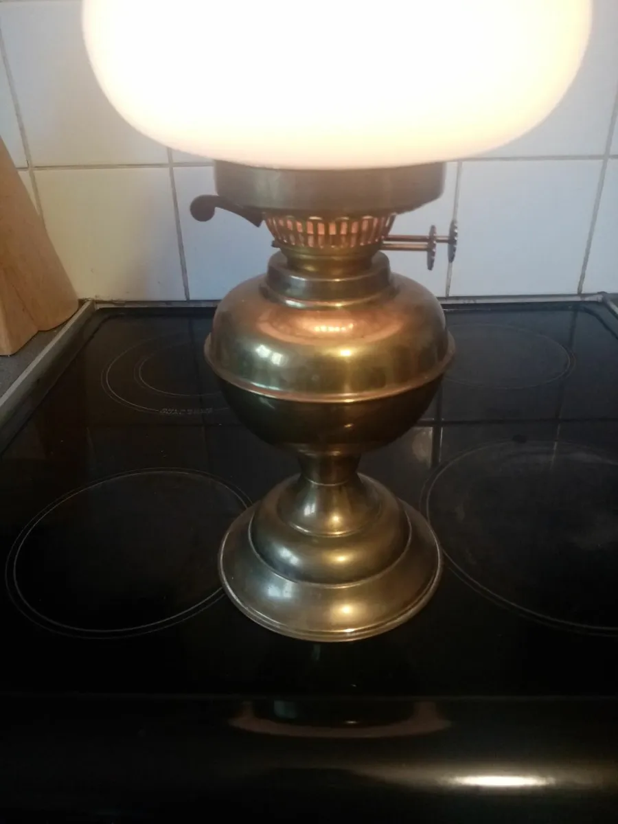 Vintage oil Lamp - Image 2