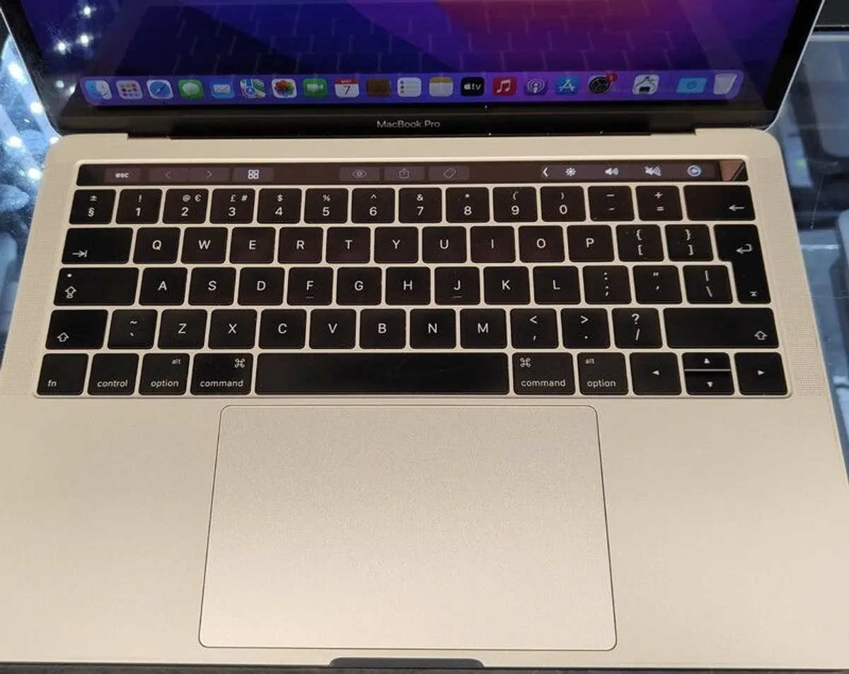 Apple MacBook Pro A1706 (13-inch, 2016, Four Thunderbolt 3 ports) 8GB RAM / 500GB SSD macOS Monterey 12.7.4 (Battery Cycle: 110) - Image 3