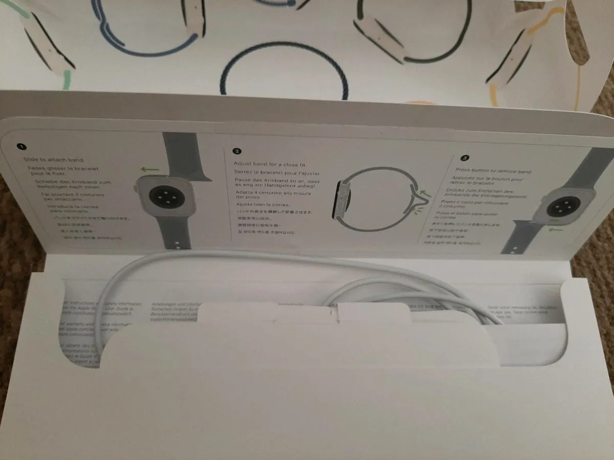 Apple watch - Image 2