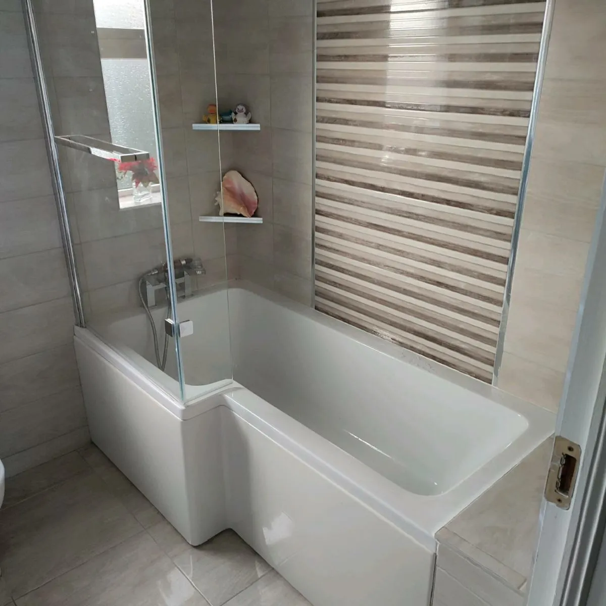 L Shaped bath - Image 2