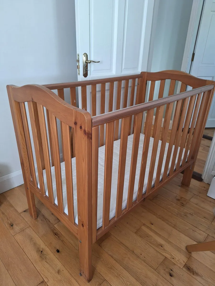 Baby cot - Image 3