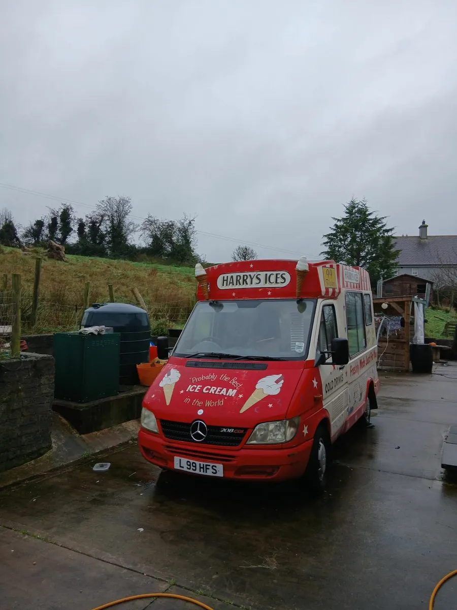 Ice cream van - Image 2