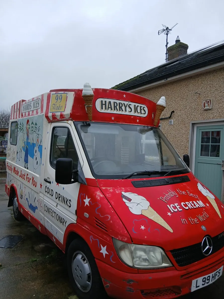 Ice cream van - Image 1