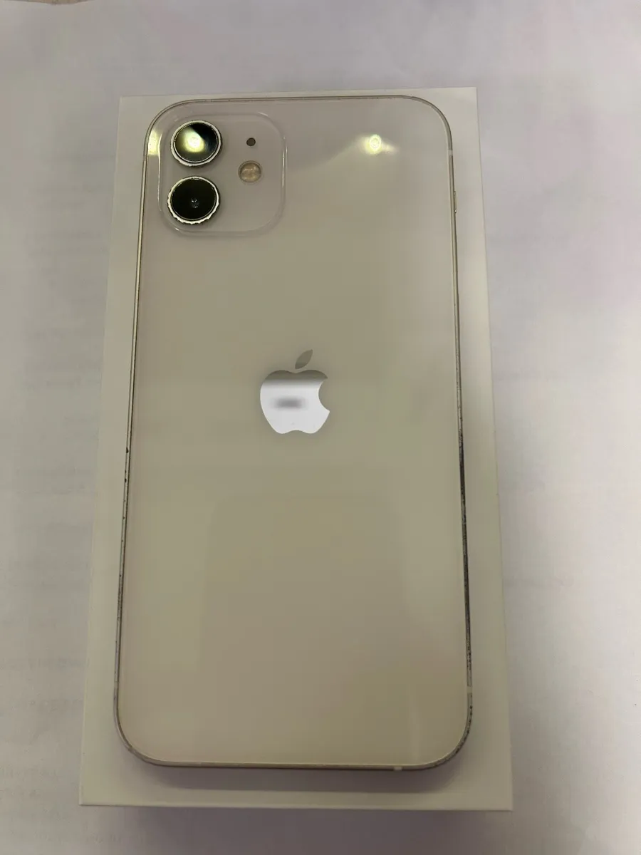 iPhone 12 - Image 2