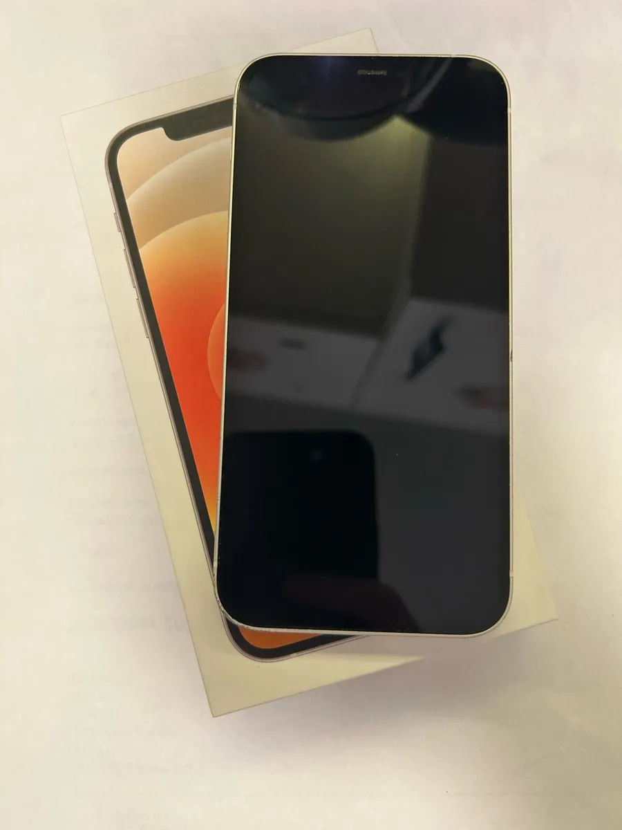 iPhone 12 - Image 3