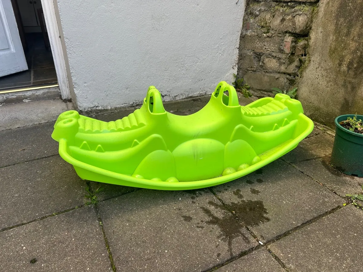 Crocodile seesaw