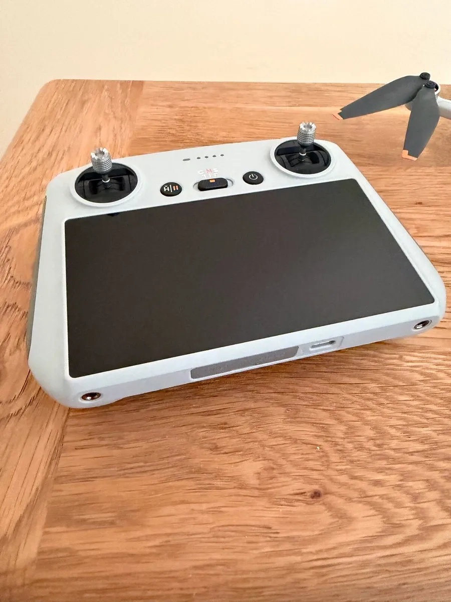 DJI Mini 3 (DJI RC) / Almost New - Image 3