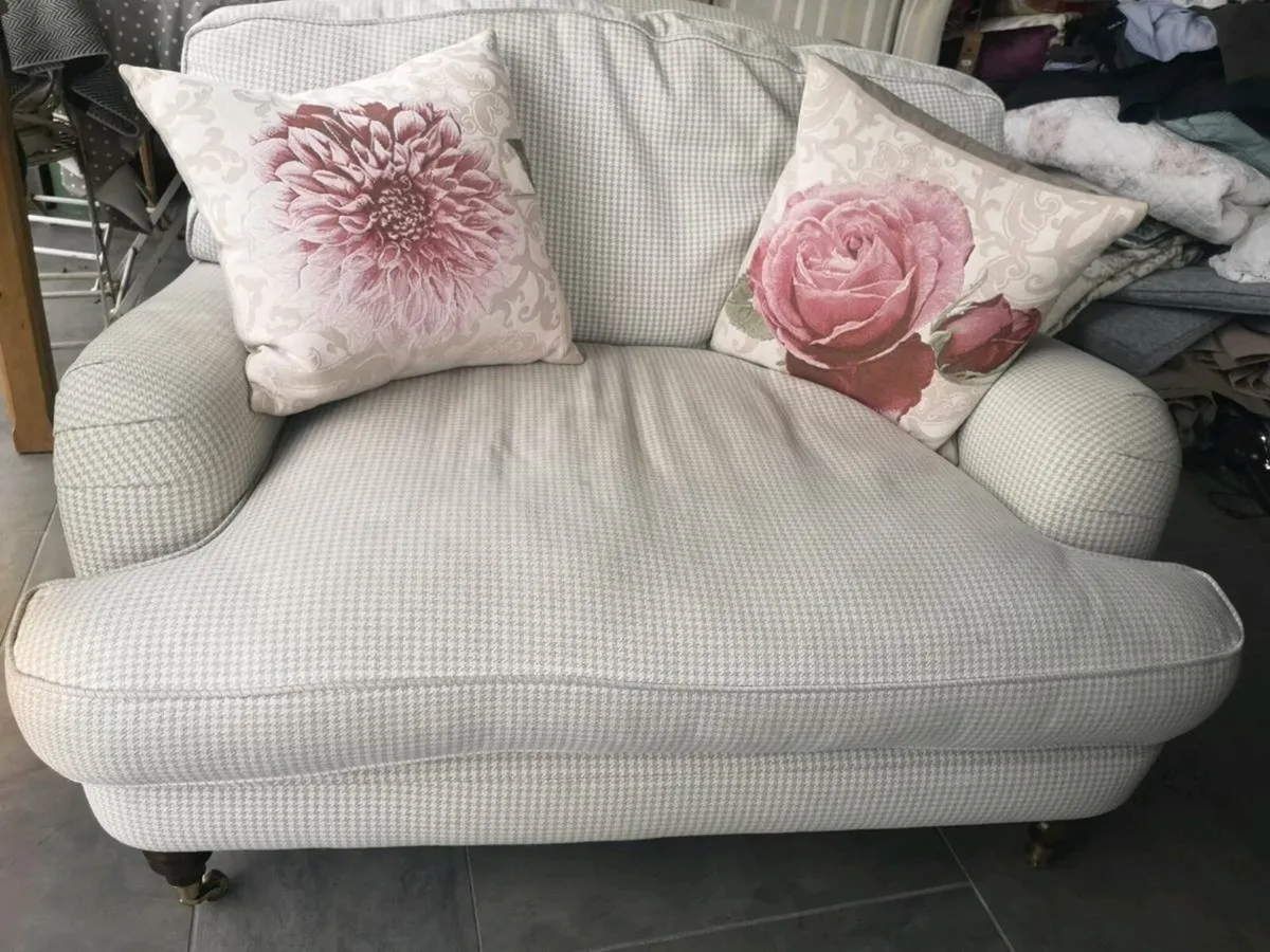 Laura Ashley 2 Seater Couch C/W Front Castors