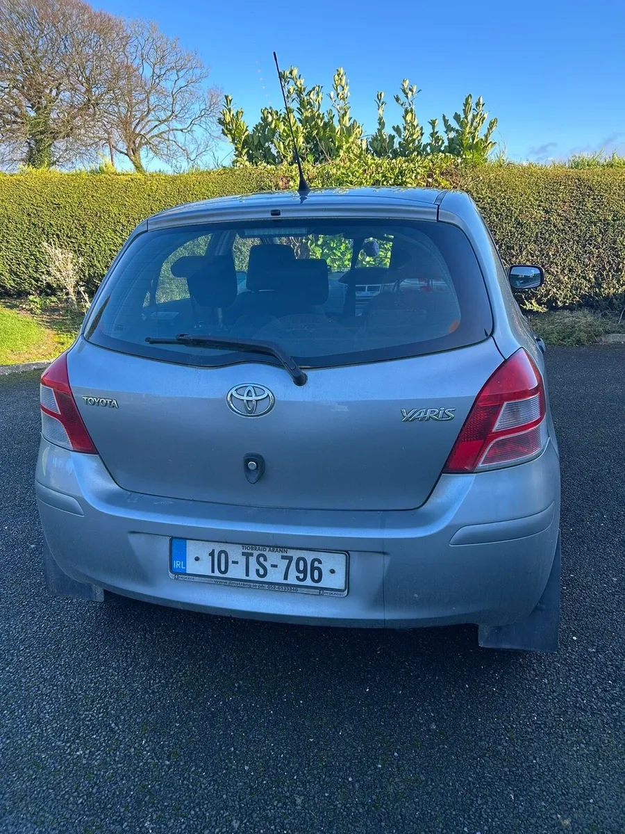 Toyota Yaris 2010 - Image 3