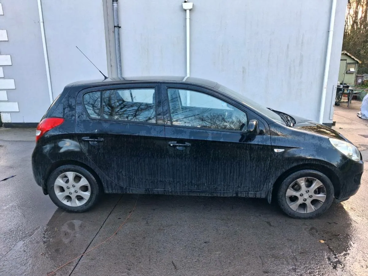 2010 Hyundai i20 - Image 1