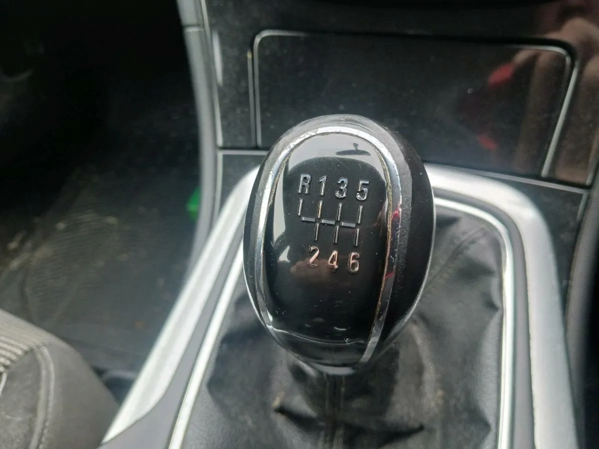 12 vauxhall insignia 2.0 cdti sri nav - Image 3