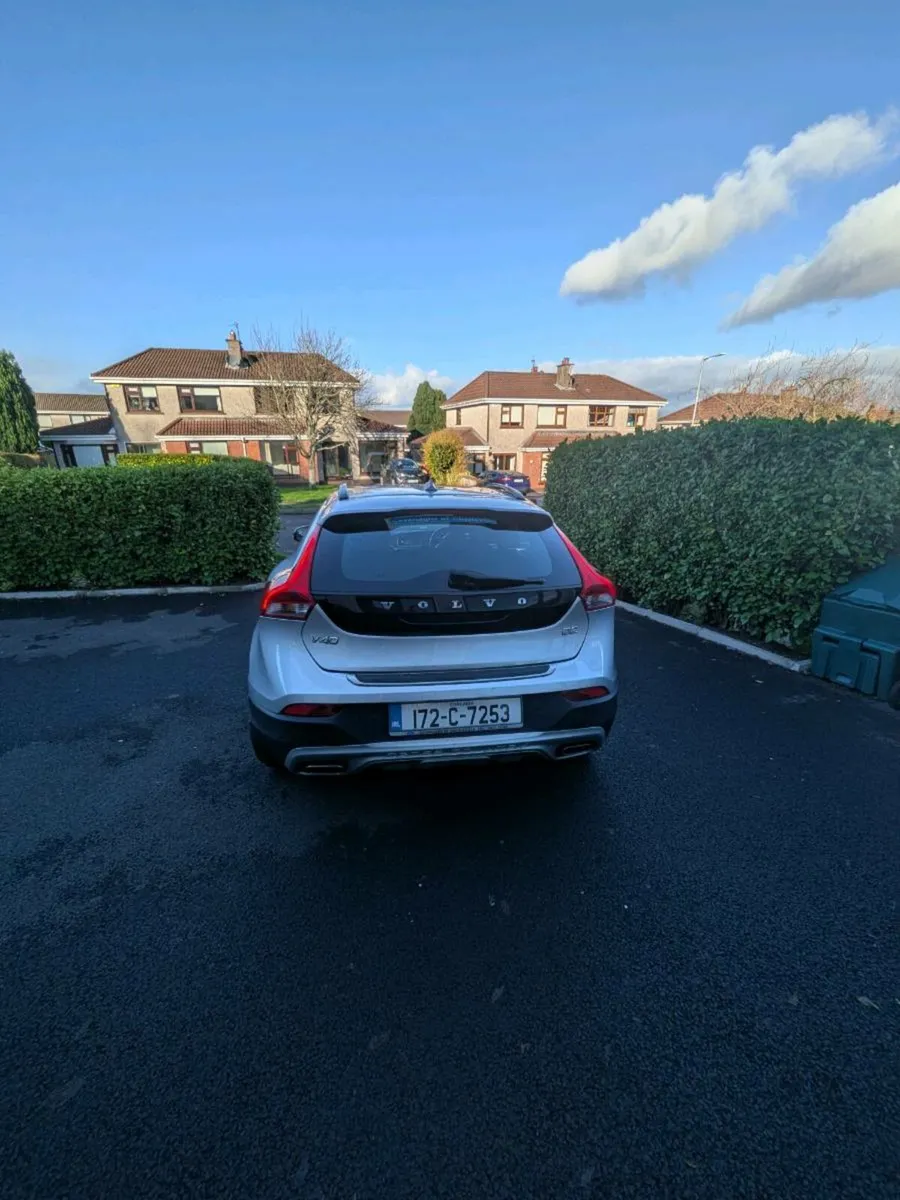 Volvo V40 S 2.0Cross Country Pro - Image 4