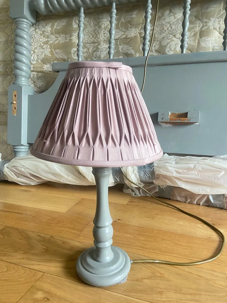 Lamp and lamp shade