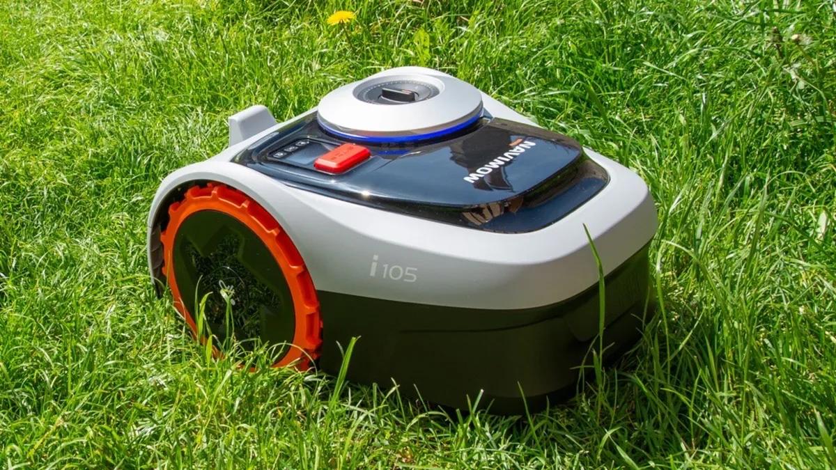 Navimow i105 with garage - Image 2