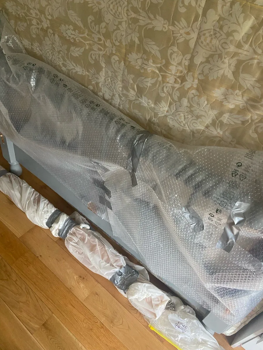 King size bed - Image 4