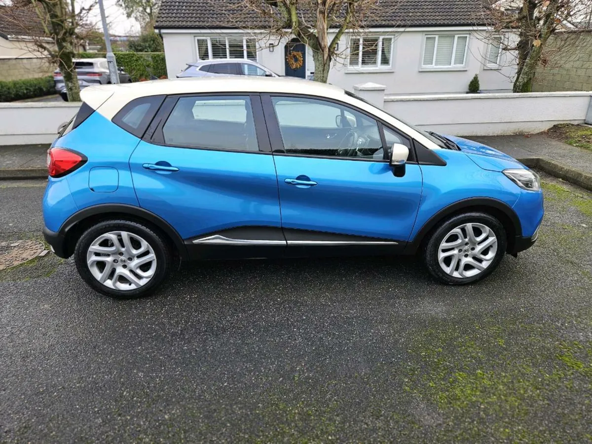 Renault Captur - Image 1